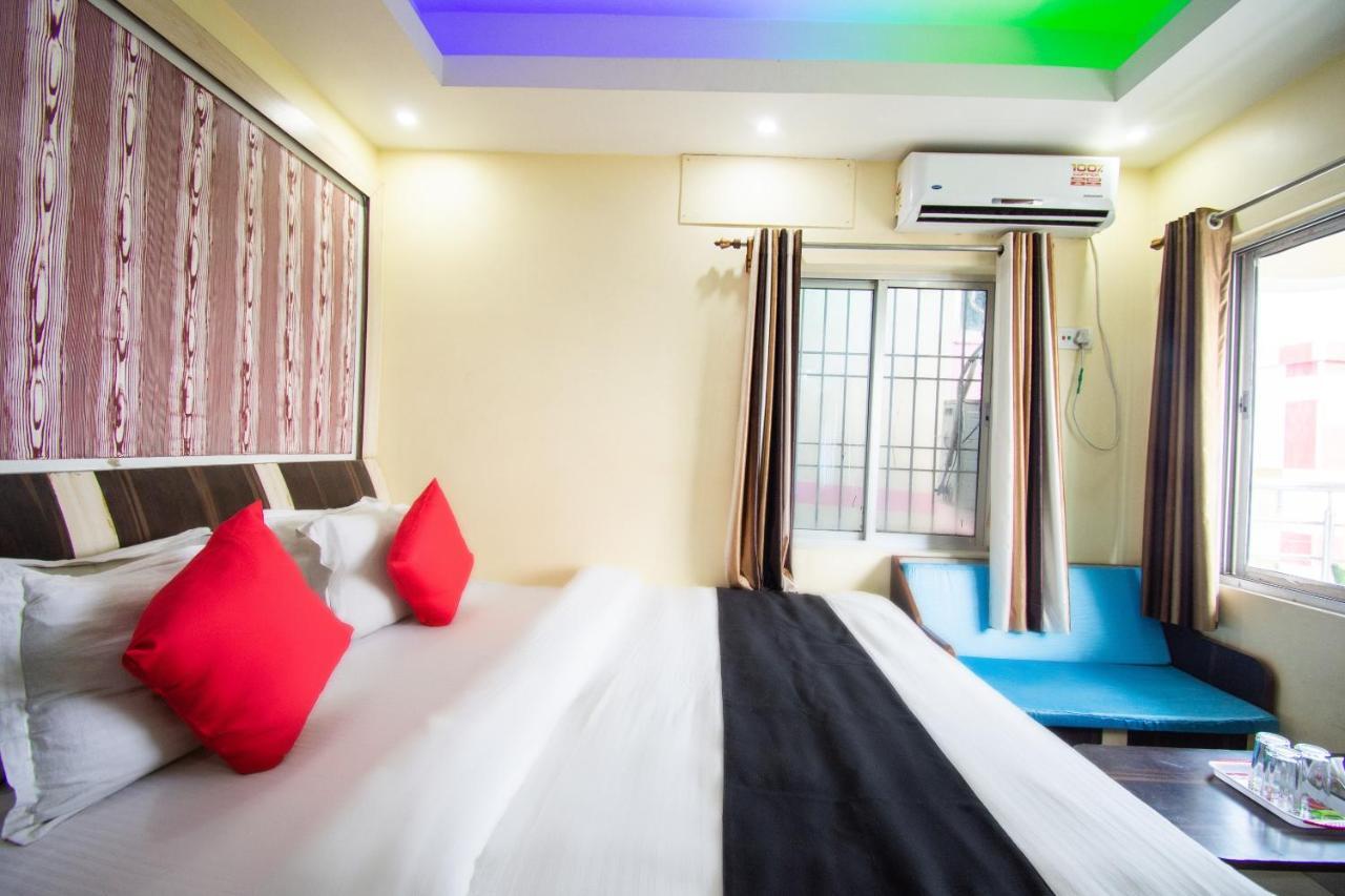 Capital O 67892 Hotel Sujata Tarapith Extérieur photo