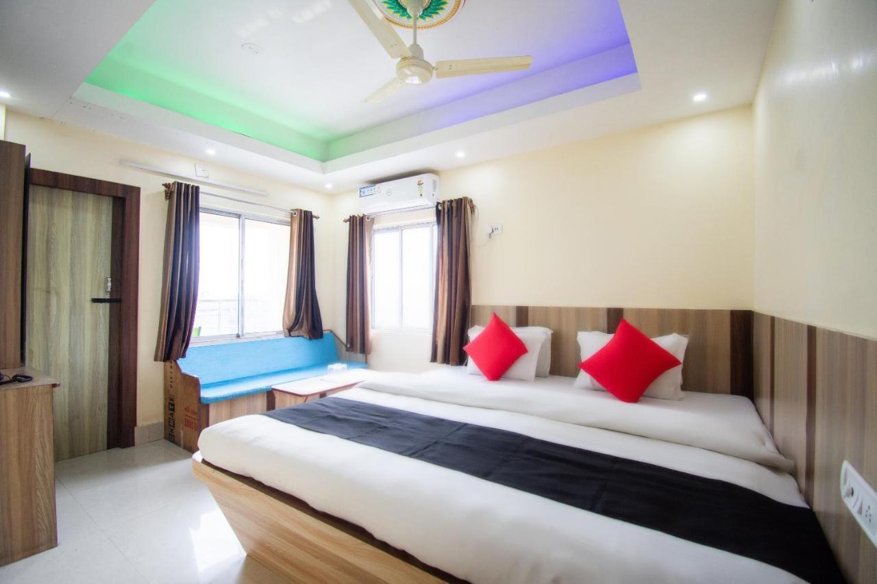 Capital O 67892 Hotel Sujata Tarapith Extérieur photo