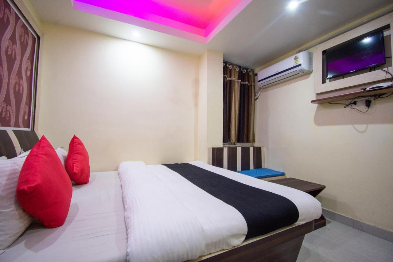 Capital O 67892 Hotel Sujata Tarapith Extérieur photo